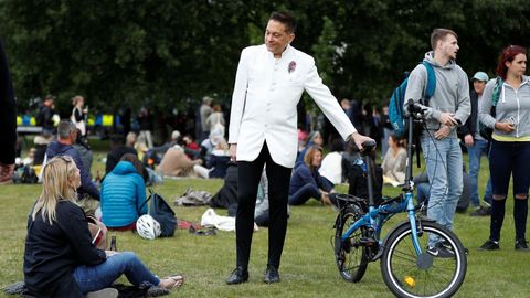 Cientos de manifestantes se citaron en el londinense parque de Hyde Park para protestar contra las restricciones impuestas a causa del coronavirus. La polica intervino y detuvo a varios activistas
