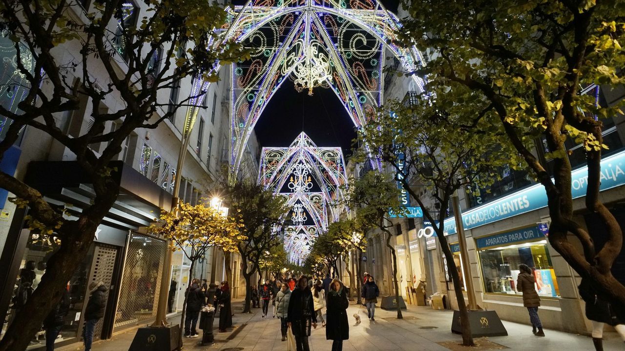 Iluminacin en la calle del Paseo de Ourense