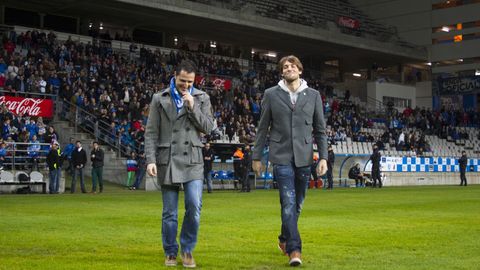 Juan Ram�n Gonz�lez 'Torla' y Michu, el d�a en el que el exfutbolista hizo el saque de honor en la 12/13