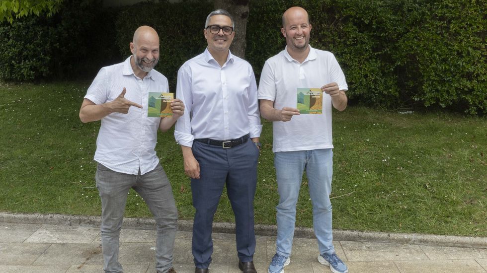 Miguel Vales, Daniel P&eacute;rez e Iv&aacute;n Andrade, durante a presentaci&oacute;n 