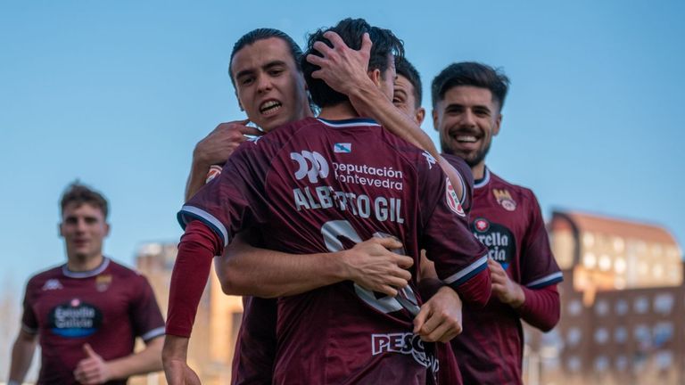 El Pontevedra, imparable, tras ganar en Talavera (0-4)