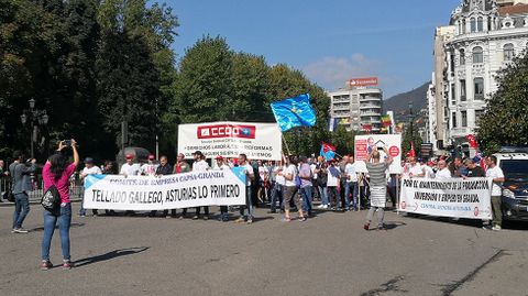 La marcha llega a la calle Ura de Oviedo.