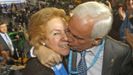 José Luis Baltar besa a su mujer, Alicia, en una imagen de archivo