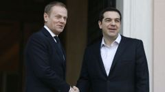 Tusk (izquierda) y Tsipras (derecha)
