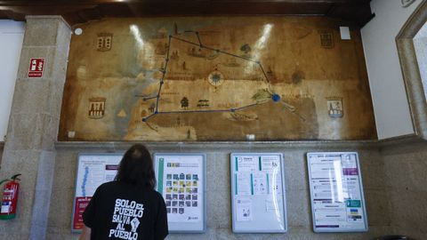 El mapa sufrió un recorte en su parte inferior en una reciente reforma de la estación