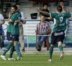 Jugadores del San Tirso festejan un gol en el Pepe Barrera.