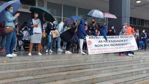 Protesta de la comunidad educativa del CEIP Palmeira por los recortes