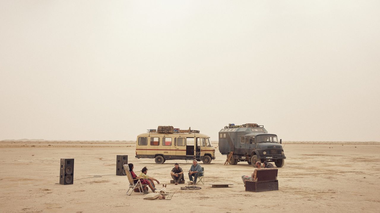250 participantes en el Certamen de Rondallas de Vigo.Fotograma del �ltimo trabajo de Oliver Laxe,��Sir�t�.