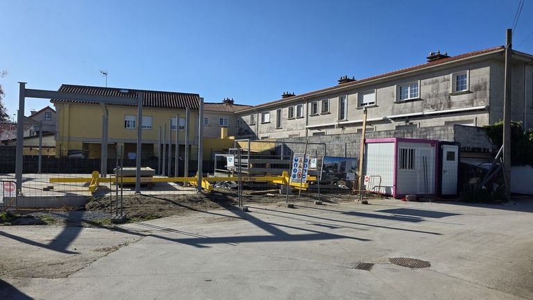 Baiona levanta en dos semanas sus primeros apartamentos turísticos modulares