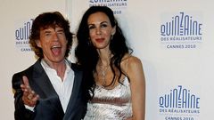 L'Wren Scott y Mick Jagger durante el Festival de Cannes del ao 2010