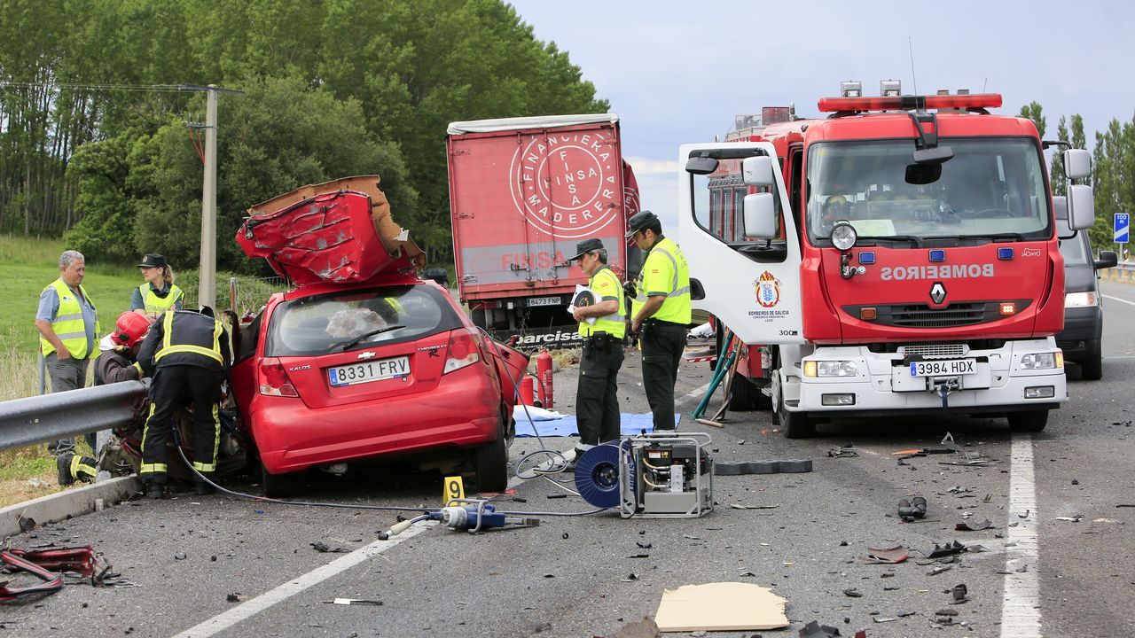 La banda lucense Man de Santo ofrece un concierto en el Clavic�mbalo
