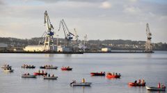 Mariscadores a flote en la ra de Ferrol 