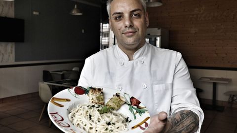 Manu, con una de las pastas que hace en Alameda Italian Job