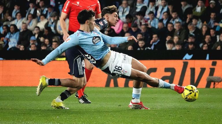 Miguel Román estará de baja alrededor de tres meses por una fractura en el pie