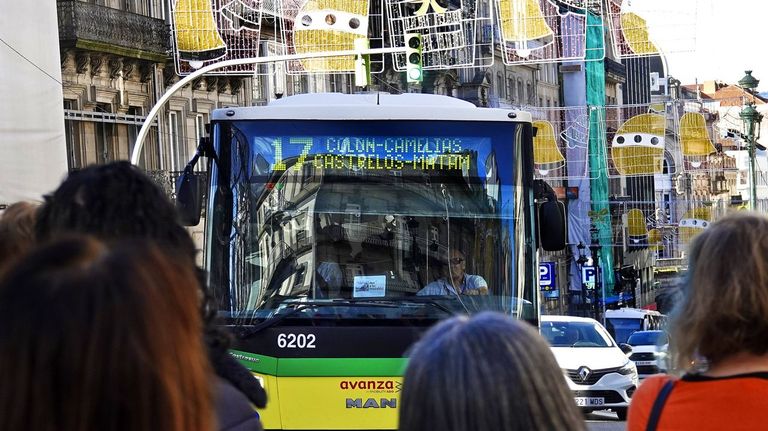 El Concello de Vigo se autoobliga a pagar 0,41 por cada viajero del autobús público