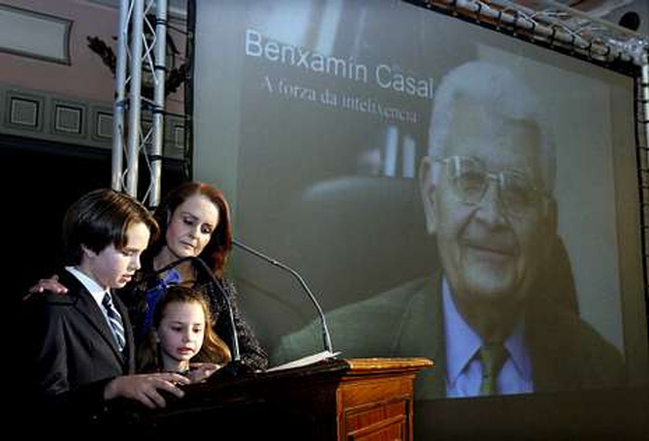 Lugo recuerda a Benxamín Casal