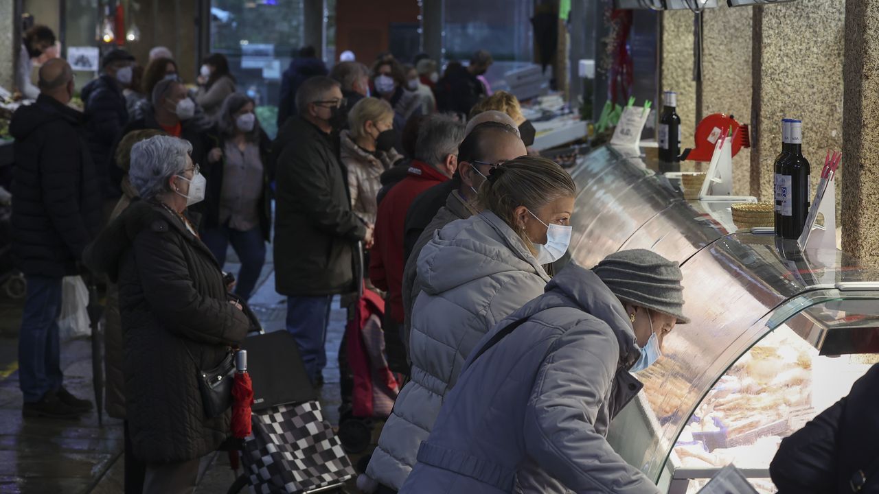 Pescados y mariscos para�Nochebuena.Arantza Portabales, Berto y �rica Esmor�s. 
