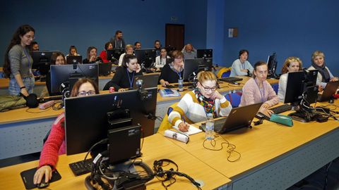Clases teóricas del taller de Ribeira-Porto do Son en el aula Cemit ribeirense.