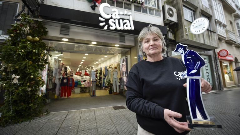 De vender por los mercadillos a tener cuatro tiendas de ropa en las Rías Baixas: «Llevo 40 años trabajando de autónoma y soy feliz»