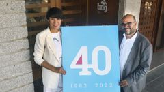 Ana Pontn y Rubn Cela, con el cartel del 40 aniversario del Bloque.