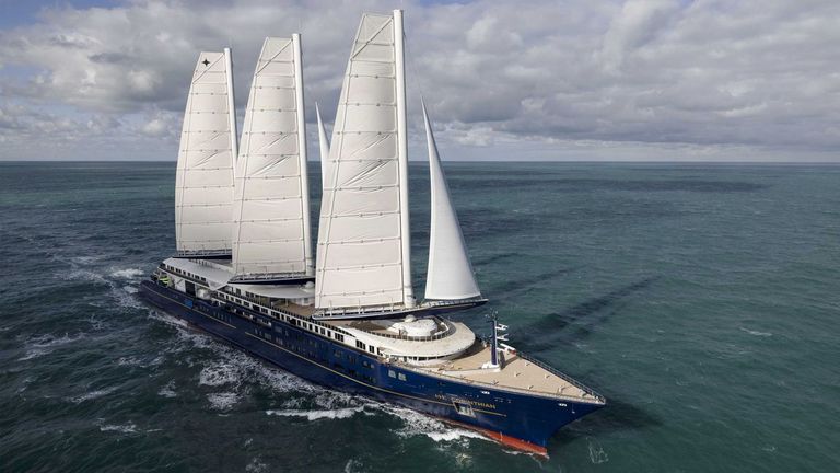 Vigo equipa el mayor yate de vela del mundo, el sueño de Orient Express