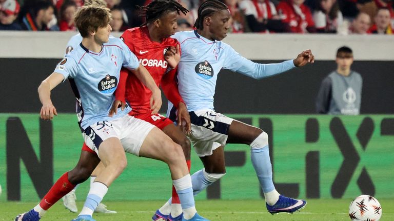 Fer López, la linterna del Celta entre la bruma de Friburgo