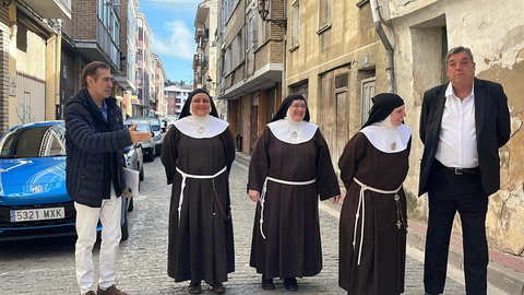 Tres de las cuatro religiosas antes de declarar