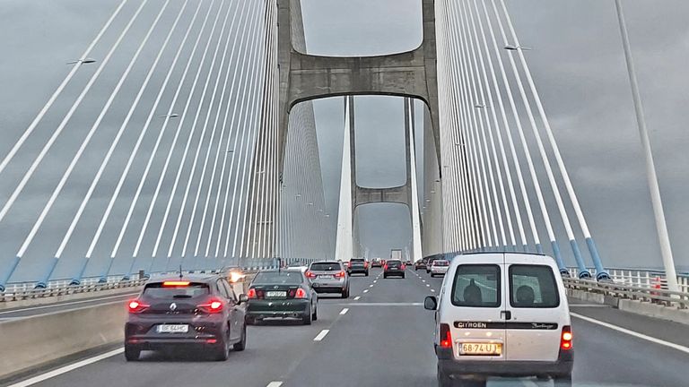 Lisboa y Oporto proponen cobrar por circular por sus accesos más saturados