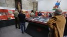 Responsables militares y de la asociación de Amigos del Museo Militar asistieron a la apertura de la muestra