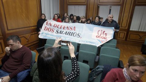 Una protesta de trabajadoras de este servicio en un pleno municipal en Monforte en el 2017