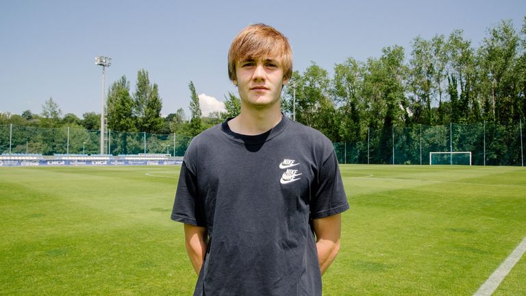 Yayo, jugador del Real Oviedo, en El Requexón