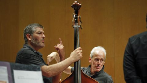 El grupo Sumrr, en una actuacin con la Real Filharmona de Galicia