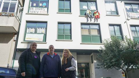 Vecinos afectados por el retraso de las obras en A Valenzá