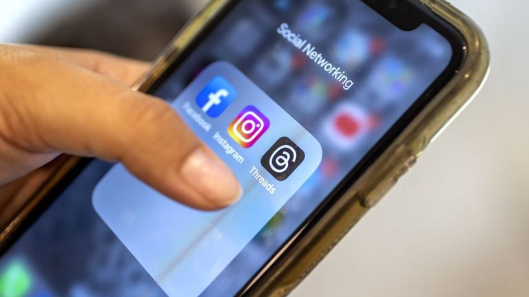 Condenan a un acosador de Instagram que fingió ser un fan del novio escritor de su víctima en Vigo