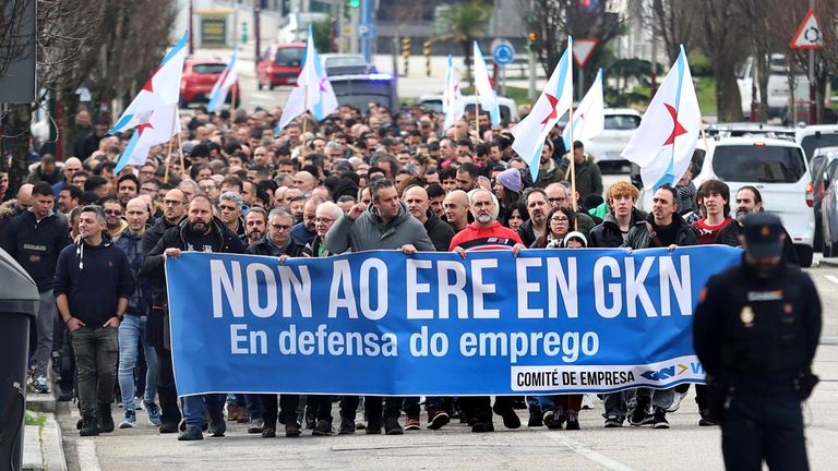 La plantilla de GKN se moviliza en Vigo contra el ERE y rechaza los despidos