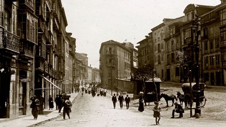 Puerta Nueva Alta y Baja, entre Arzobispo Guisasola y Leopoldo Alas; hoy es el Campillín