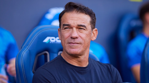 Luis Garc�a Plaza, en el banquillo del Deportivo Alav�s