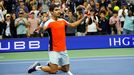 Carlos Alcaraz elimina a Sinner en un partido épico de cinco sets y pasa a semifinales del US Open