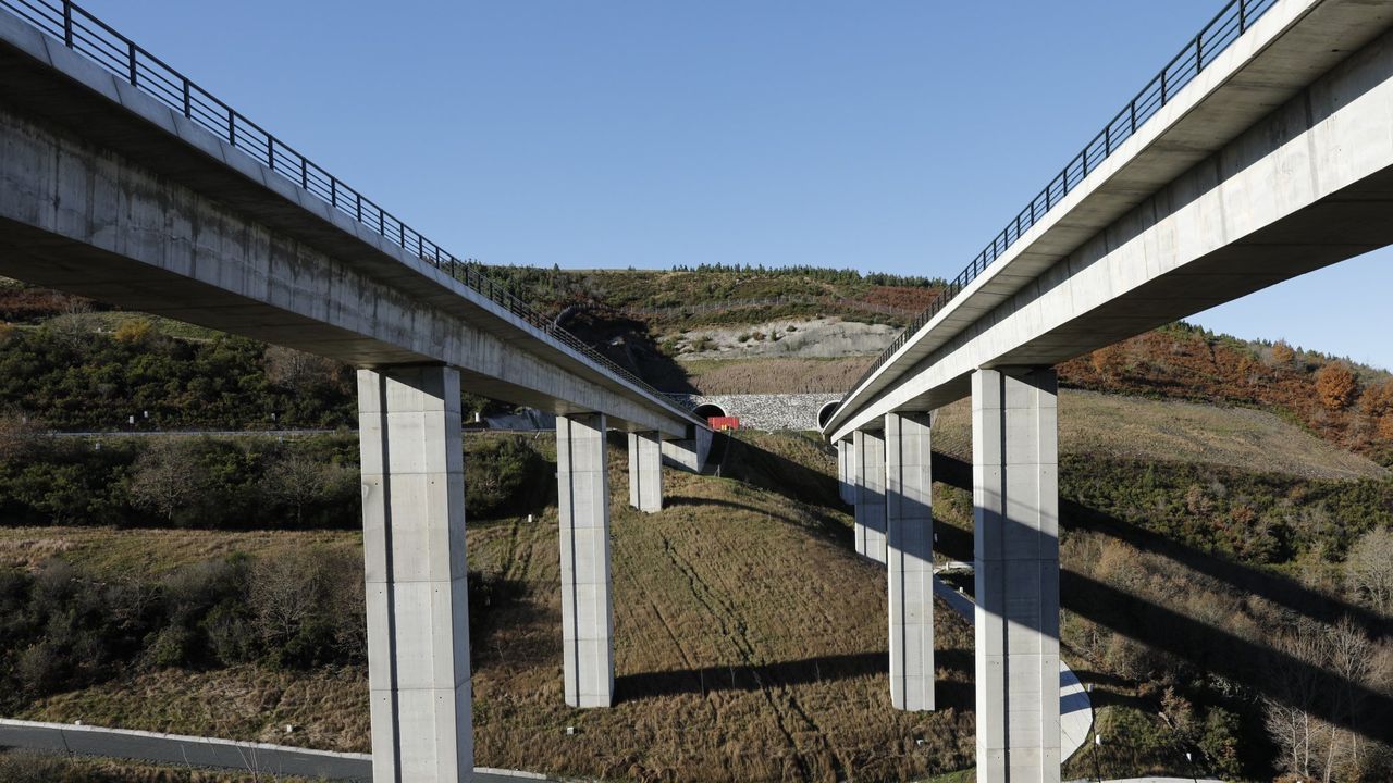 Uno de los viaductos en el tramo del ave que va a ser cofinanciado por la Comisión Europea