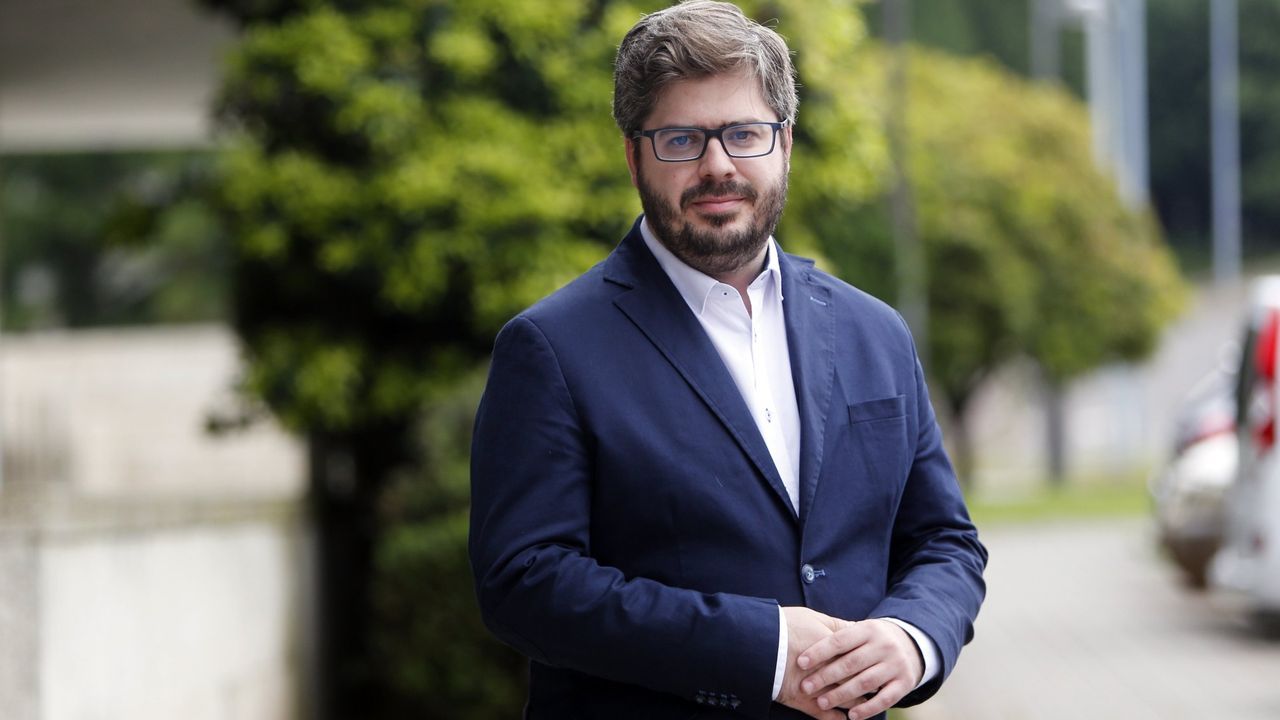 Terrazas llenas en el primer d�a de la primavera gallega.Obrero