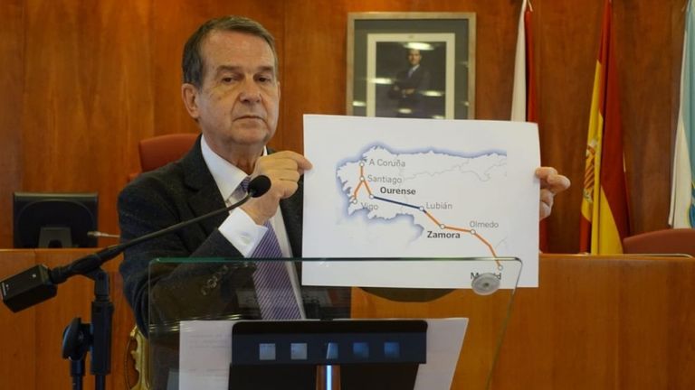 Abel Caballero: «Rueda ya cayó del caballo y reconoce que el AVE Vigo-Oporto no va a estar antes del 2038»