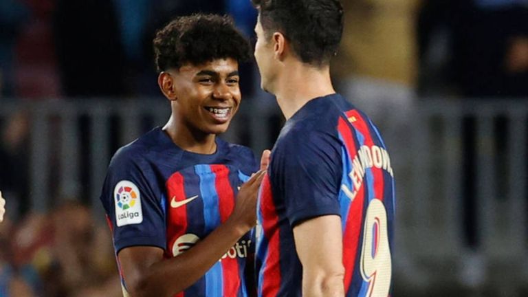 Yamine Lamal con el Barcelona