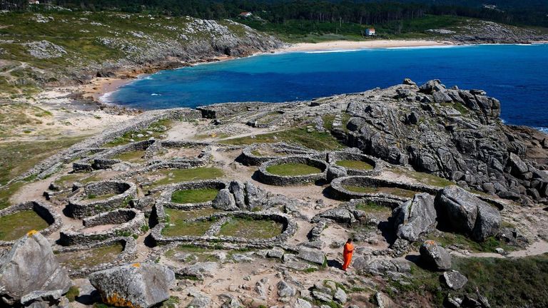 La guía Galicia en ruta estará disponible en seis nuevos idiomas para promover el destino en el mercado europeo y en el norteamericano
