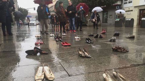 O pasado ano, Monforte celebrou o da internacional con 48 pares de zapatos cos nomes das mulleres asasinadas at esa data no 2016