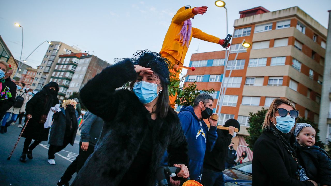 El carnaval contina en Ribeira con el entierro del Felipe.Imagen de archivo de la Festa da Cachucha