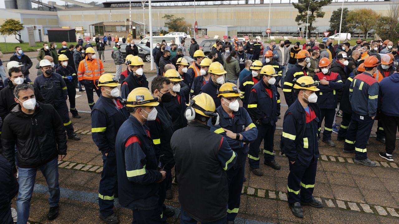 Asamblea de trabajadores en Alcoa San Cibrao