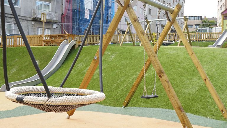 La Praza das Regas, en Pontevedra, estrena su nuevo parque infantil