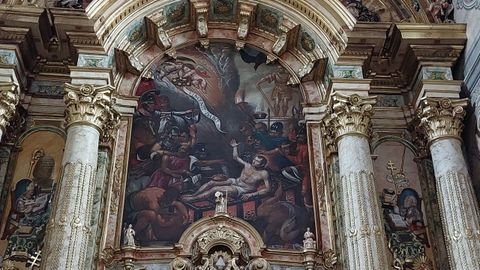 El lienzo central del retablo mayor, una obra del siglo XVII, tambin fue restaurado