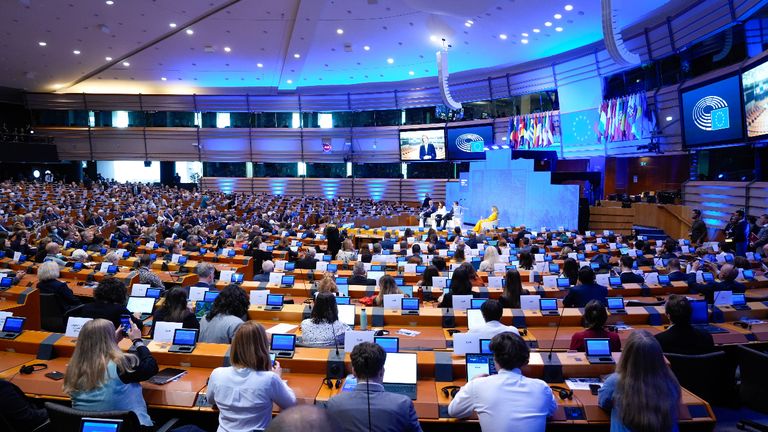 Las regiones, entre ellas Galicia, alertan de que el nuevo presupuesto europeo solo beneficiará «a los más fuertes»