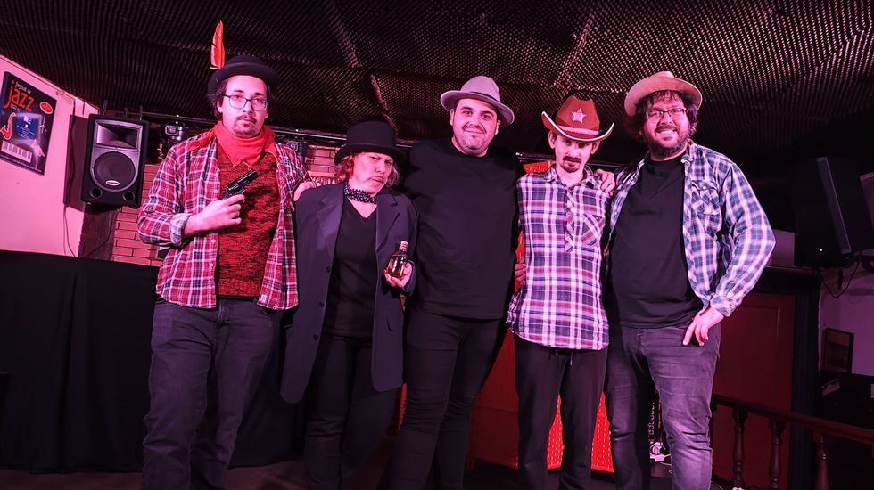 Ousad&iacute;as act&uacute;an en el Club Clavic&eacute;mbalo